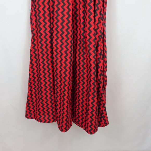 Gorgeous Red and Black Mexican Dancer Circle Flare Skirt - Picture 9 of 12